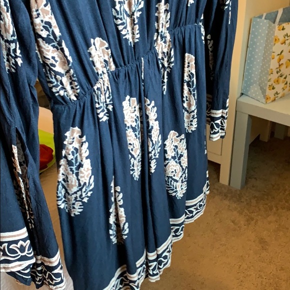 Wrap style Romper - Picture 5 of 7